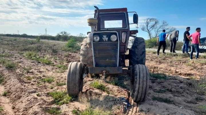 Hallan abandonado a la vera de la ruta un tractor que habiacutea sido reportado como robado en Coacuterdoba