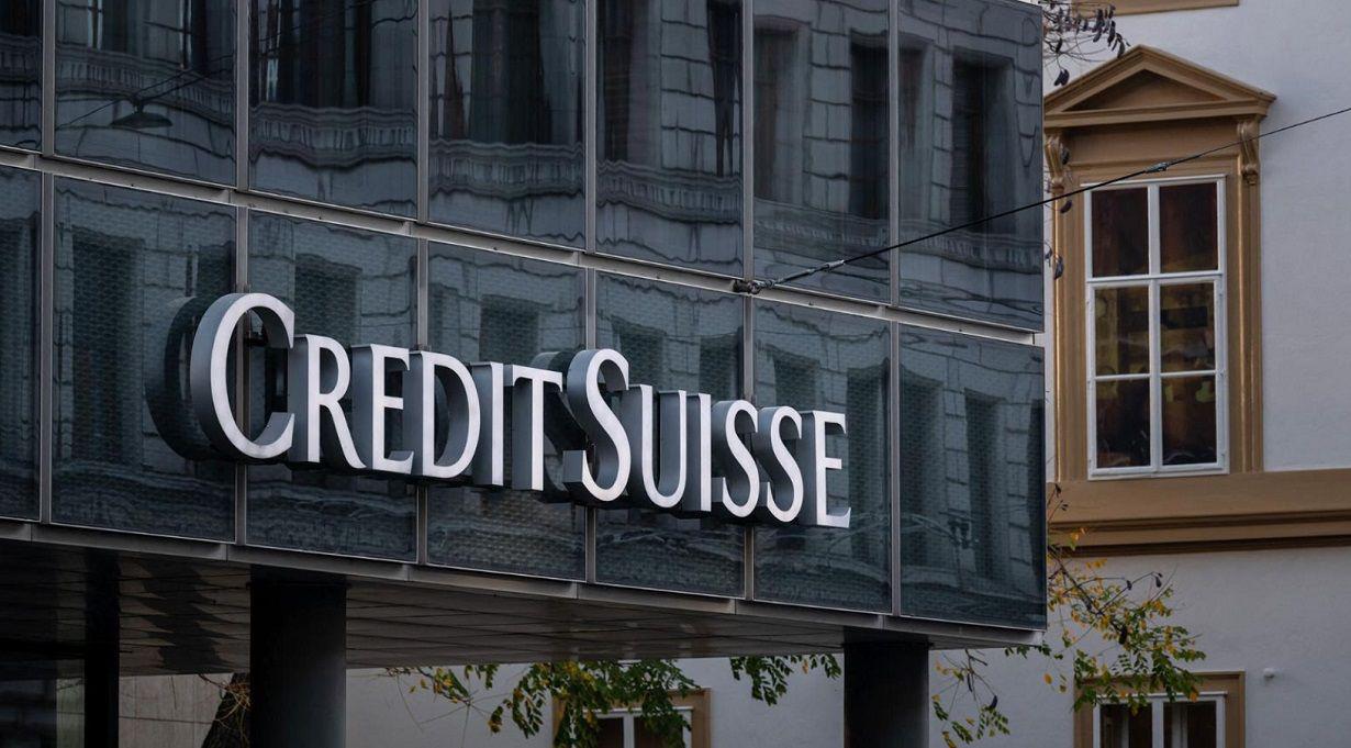 Sumergido en una crisis Credit Suisse le pidioacute una demostracioacuten de confianza al Banco Central suizo