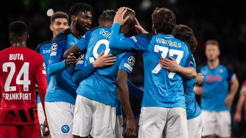 Napoli eliminoacute a Eintracht Frankfurt y se metioacute por primera vez en cuartos de final