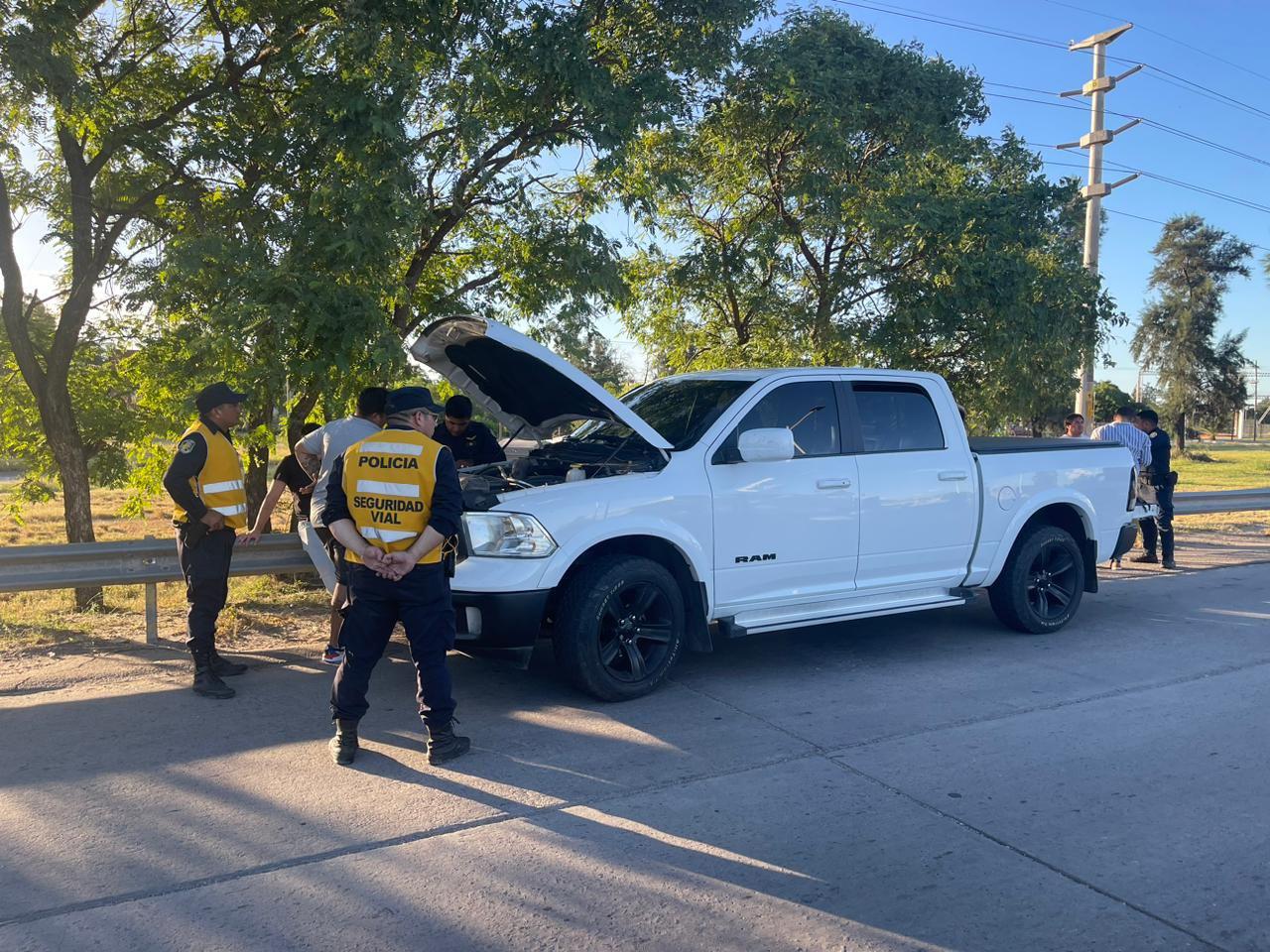 Autopista- tucumano circulaba en una camioneta de alta gama con pedido de secuestro