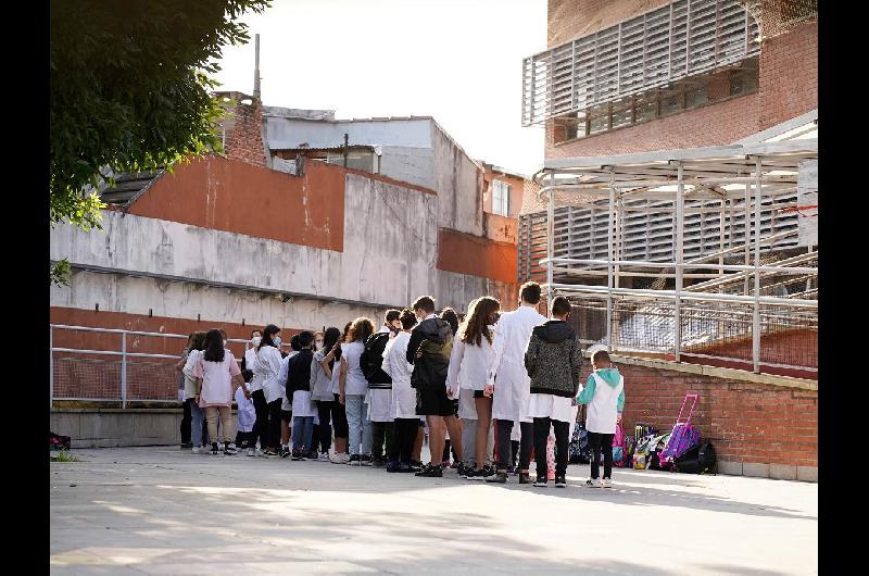 Quitan ayudas sociales a maacutes de 1400 familias por no mandar a sus hijos al colegio