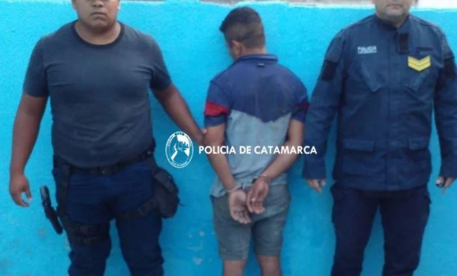 Un santiaguentildeo fue detenido en Catamarca por atacar a puntildealadas a su ex y dejarla agonizando