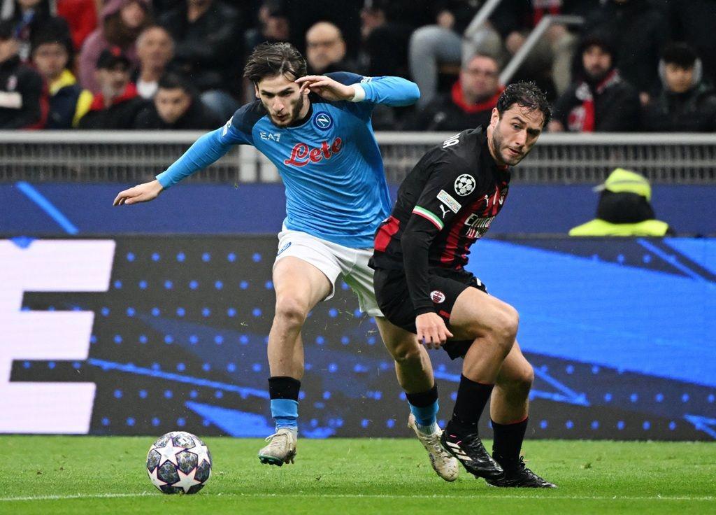 Milan se puso en ventaja y vencioacute al Napoli en los cuartos de la Champions League