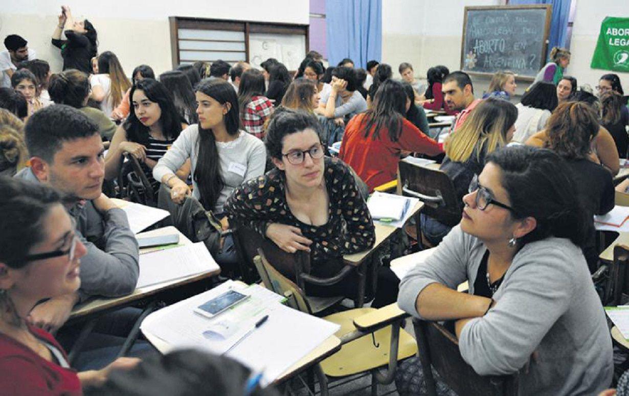 Las Becas Progresar suben un 42-en-porciento- a  12780 desde abril