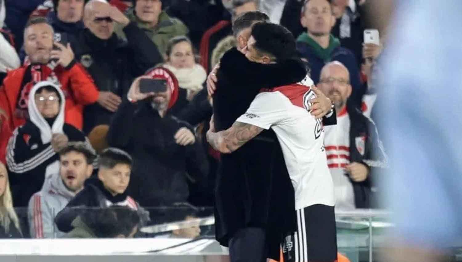 Enzo no se va- Ovacioacuten abrazo con Demichelis y el pedido de River