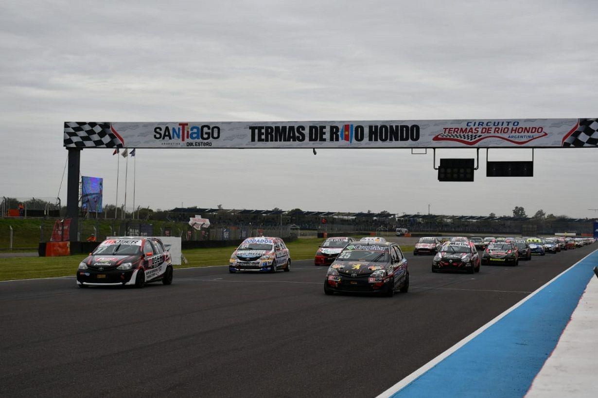 El turismo Pista hizo delirar a los fanaacuteticos en Las Termas