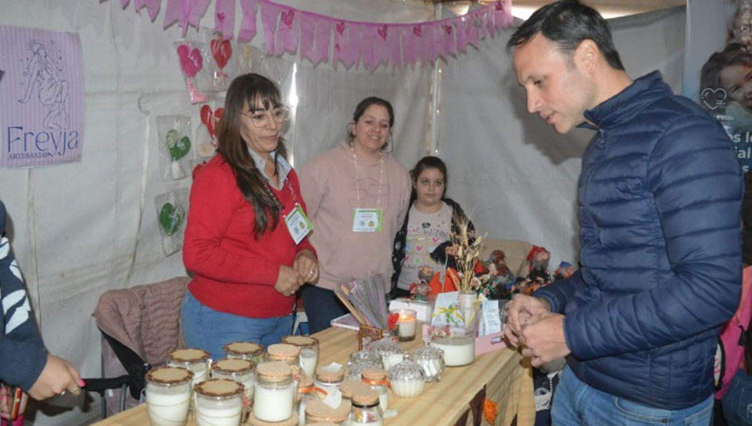 ldquoA este nuevo cumpleantildeos lo celebramos con maacutes trabajo obras y desde la pluralidad y la diversidadrdquo