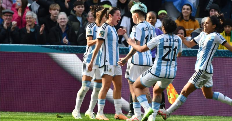 Argentina juega su uacuteltima chance frente a las suecas