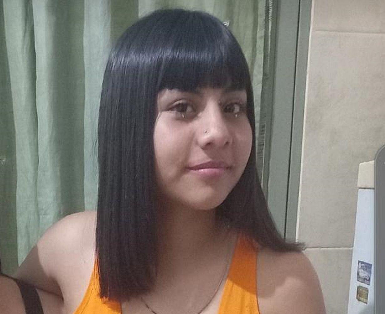 Desesperada buacutesqueda de una adolescente de 15 antildeos del barrio Villa del Carmen