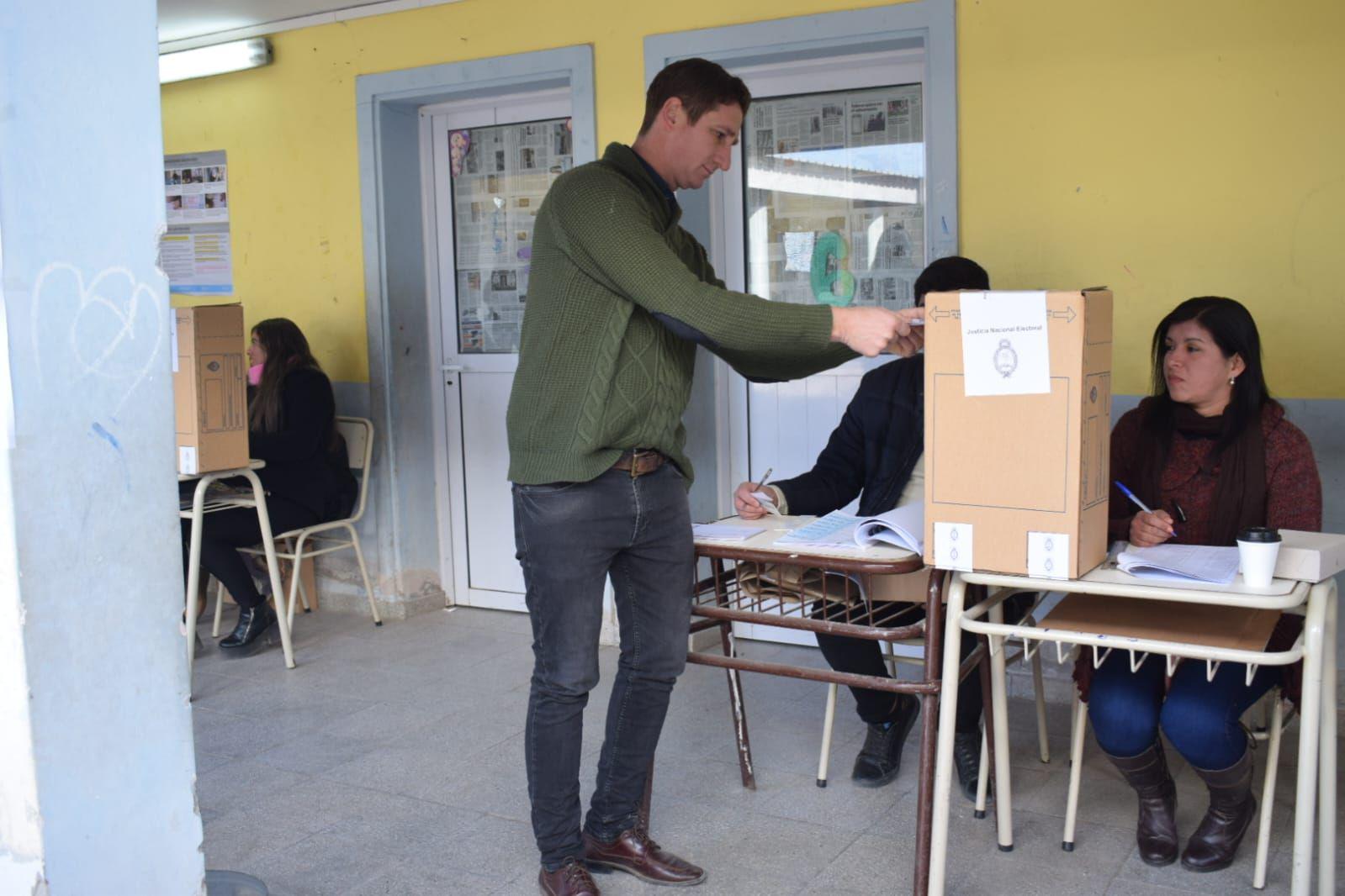 En Quimiliacute votoacute el intendente Dr Diego Ponti e instoacute a defender la democracia