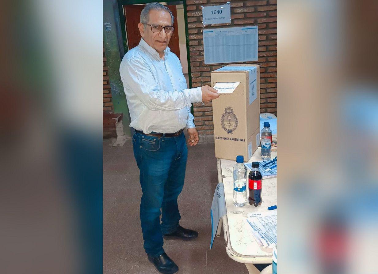 Votoacute el intendente de Loreto Prof Ramoacuten Gonzaacutelez