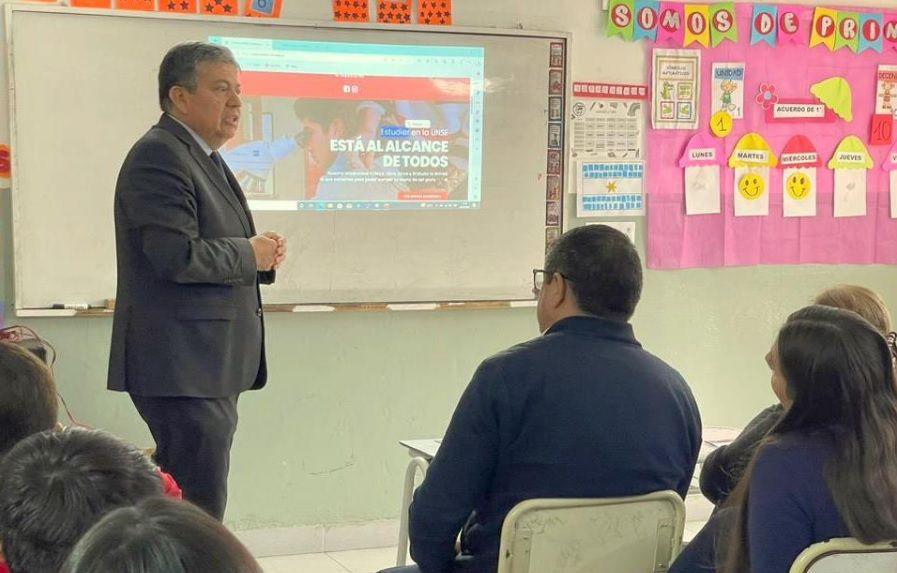 Difundieron carreras universitarias en un colegio secundario