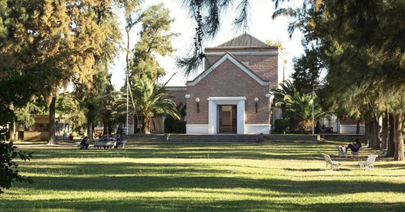 JORNADA Durante los encuentros habr  charlas teóricas y talleres Ser en las instalaciones de la Universidad Católica de Santiago del Estero