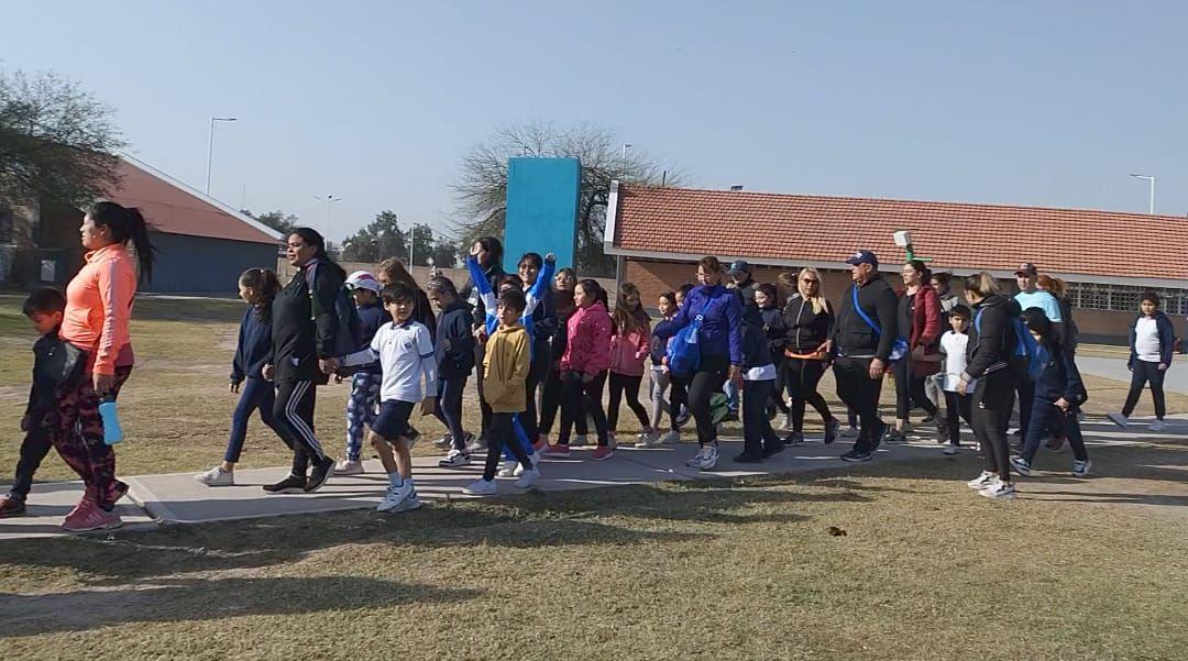 Exitosa Marcha Aeroacutebica Familiar Promovida por el Colegio Espiacuteritu Santo en el Parque Sur