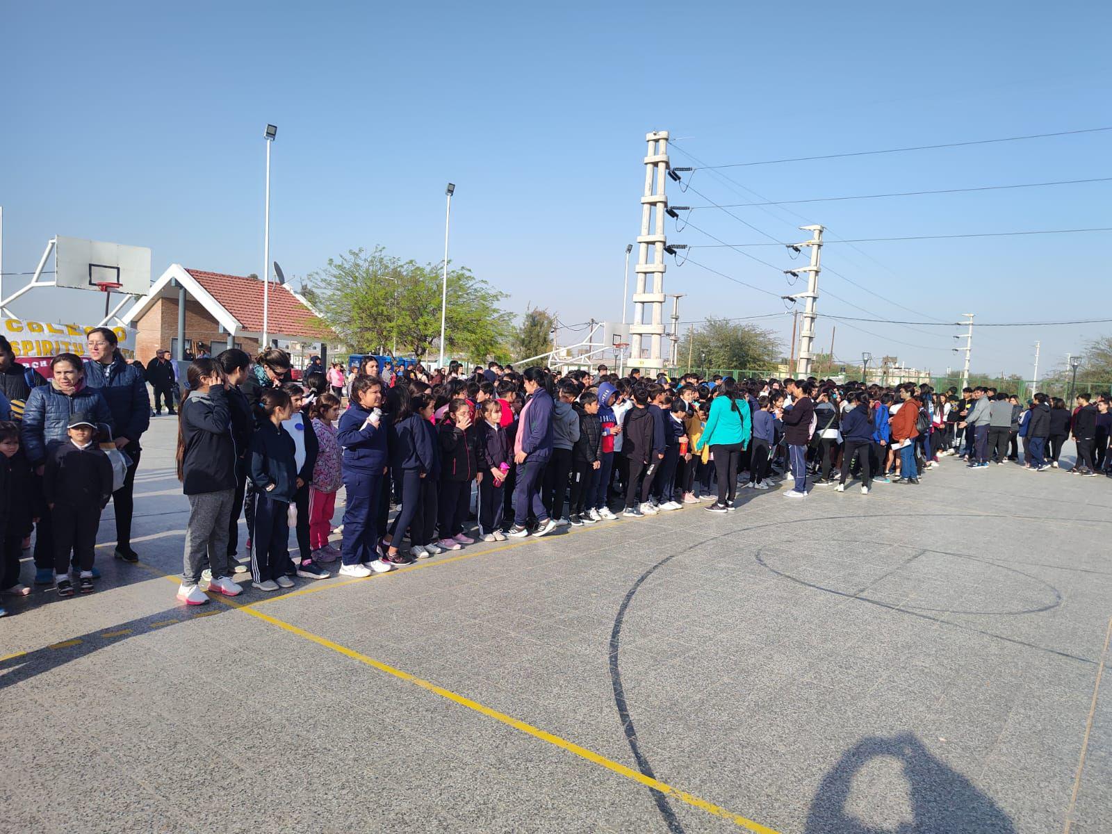 Exitosa Marcha Aeroacutebica Familiar Promovida por el Colegio Espiacuteritu Santo en el Parque Sur