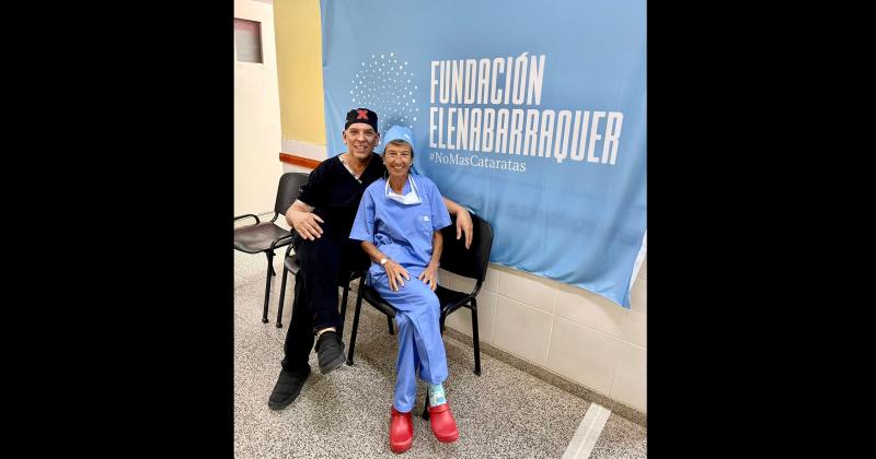 SATISFACCIÓN La doctora Barraquer junto al doctor Luna Rold�n luego de la finalización del operativo