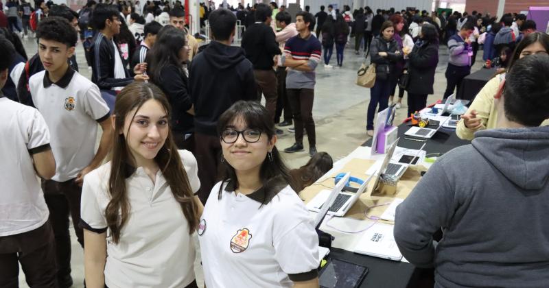 Alumnos bandentildeos al iexclHola mundo iexclHola Santiago