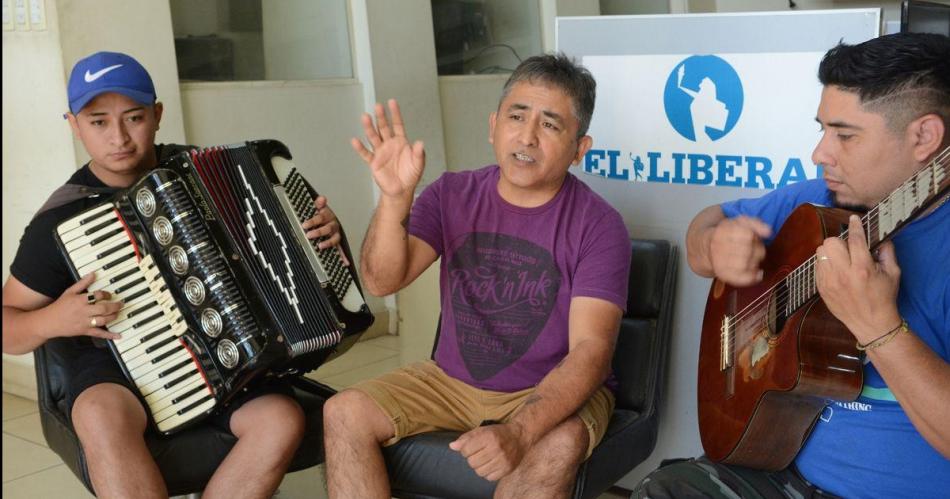 VIDEO- El diacutea que Huguito Flores visitoacute la redaccioacuten por el aniversario de EL LIBERAL