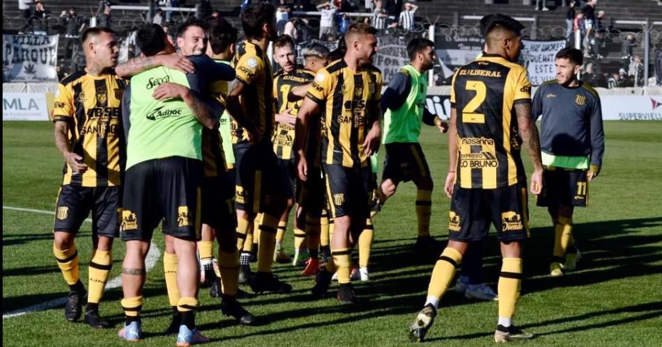 El Aurinegro pisoacute fuerte en Caseros