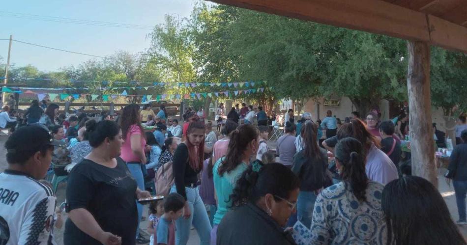 La Feria de Productores y Artesanos homenajeoacute a las madres de Pozuelos