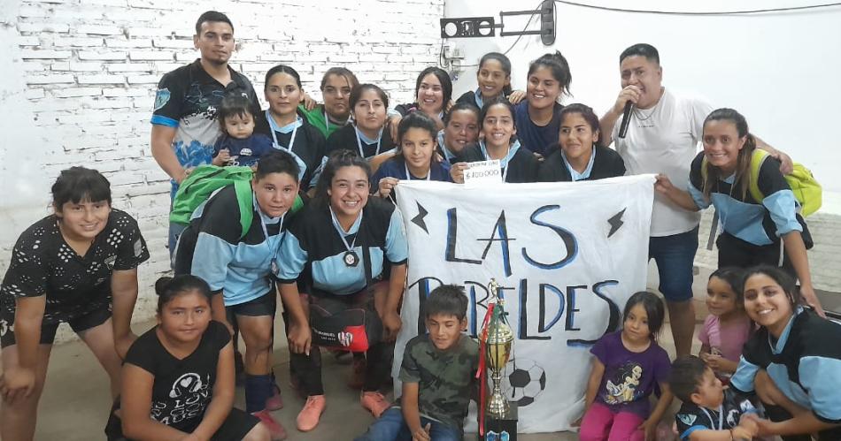 Las Rebeldes se consagroacute campeoacuten en el torneo de fuacutetbol femenino de Friacuteas