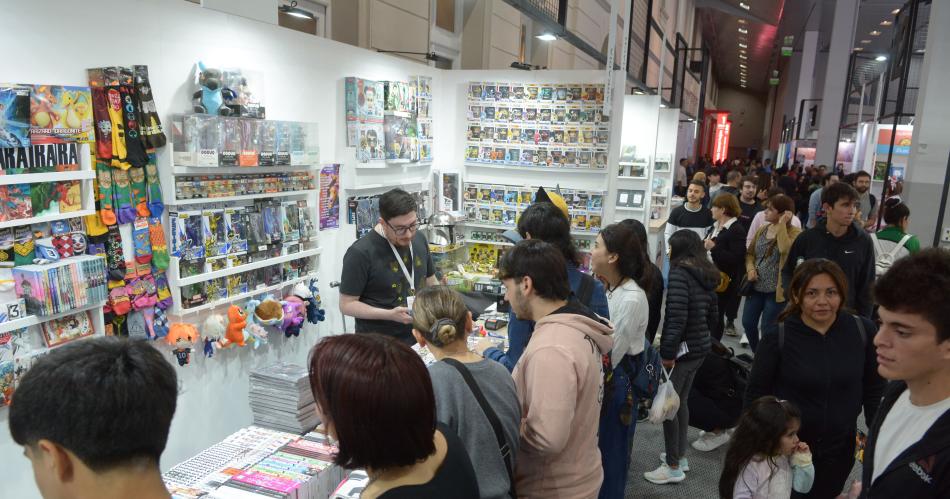 Asiacute inicioacute la primera jornada de la Feria del Libro en Santiago del Estero