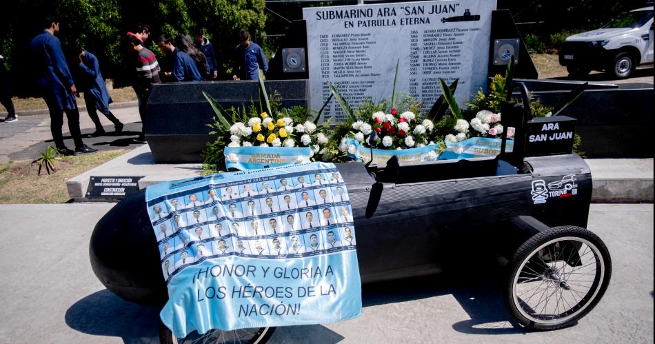 Homenajean a los tripulantes del ARA San Juan a seis antildeos de su uacuteltima partida