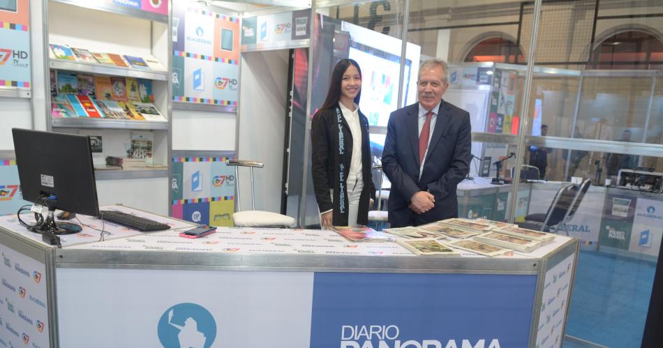 Asiacute inicioacute la primera jornada de la Feria del Libro en Santiago del Estero