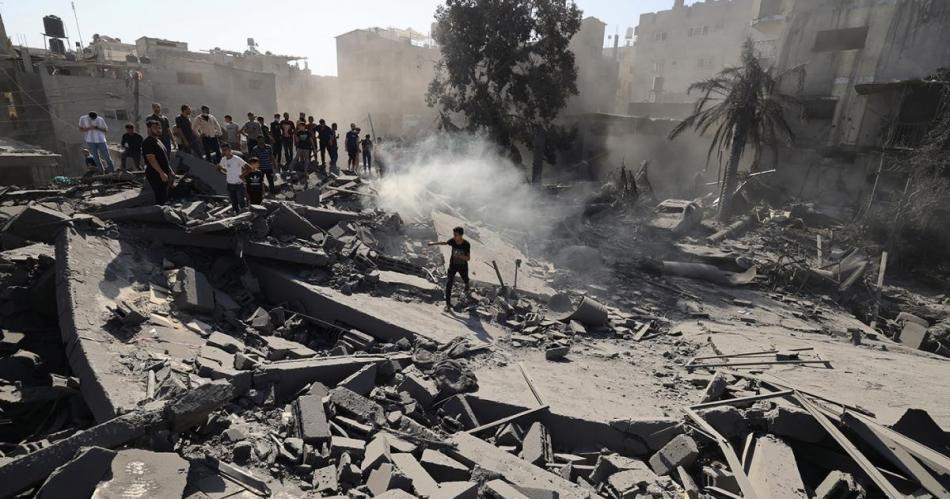 Sube a 7326 la cantidad de muertos palestinos en Gaza