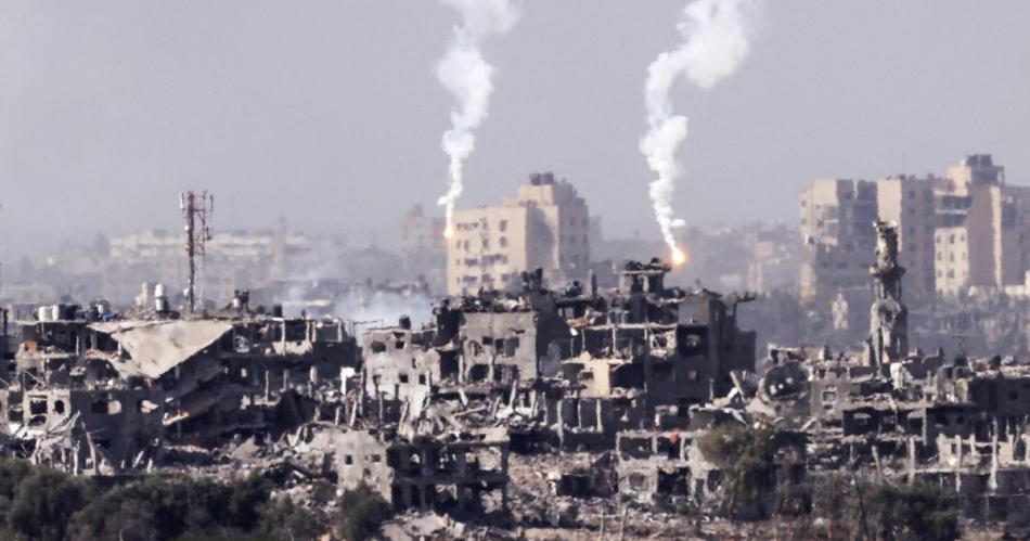 Israel avanza en Gaza y los combates con Hamaacutes recrudecen