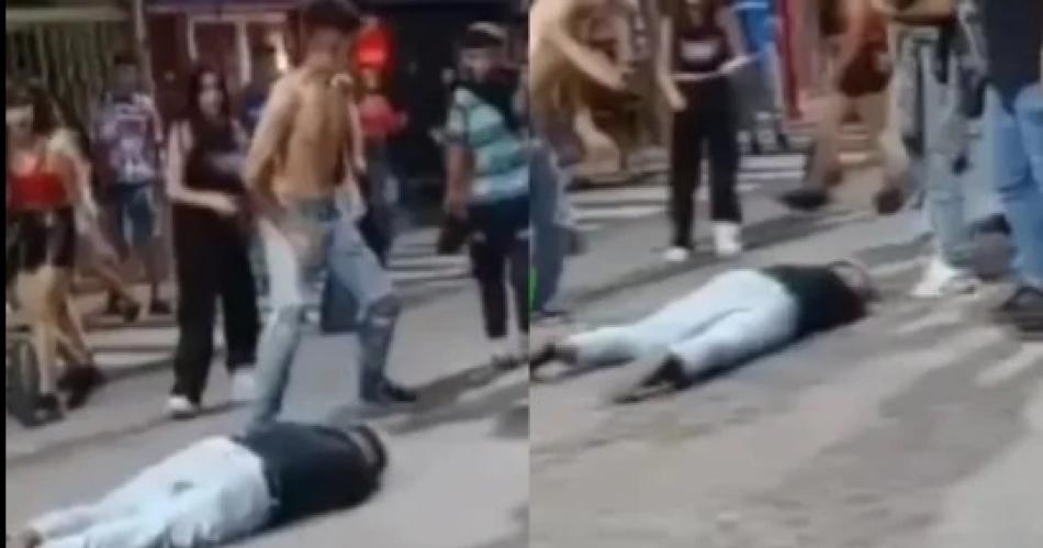 VIDEO  Desmayoacute de una patada en la cabeza a otro durante una pelea