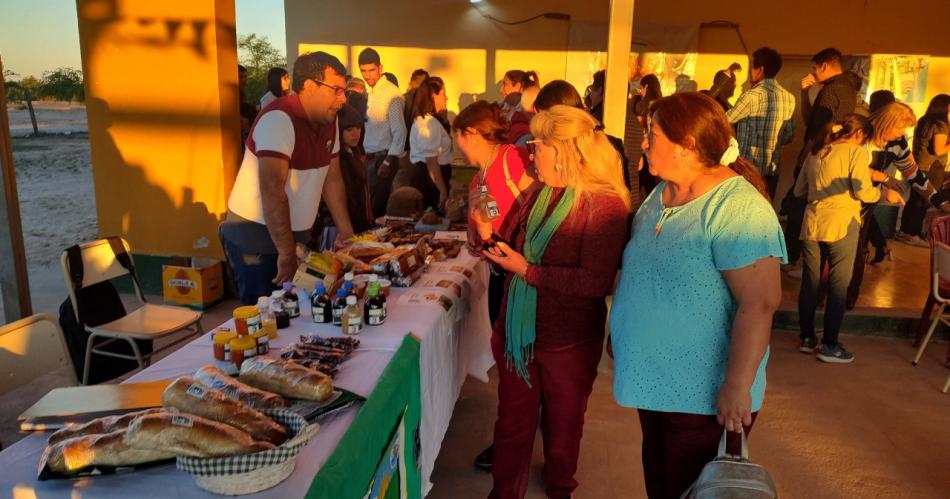 Se realizoacute la primera Feria del Libro Sachero en Sauce Solo