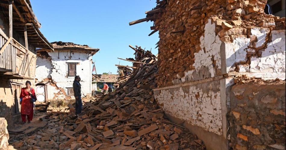 Un sismo en Nepal dejoacute al menos 143 muertos