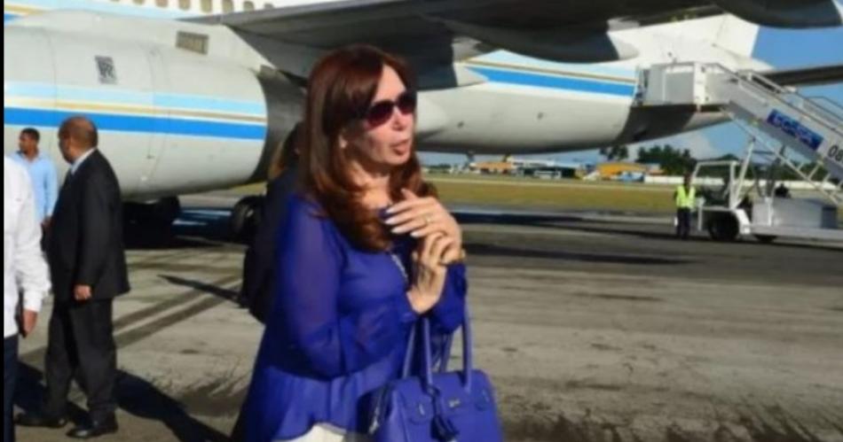 Poleacutemica con Cristina Kirchner y el uso del avioacuten oficial para su viaje a Italia