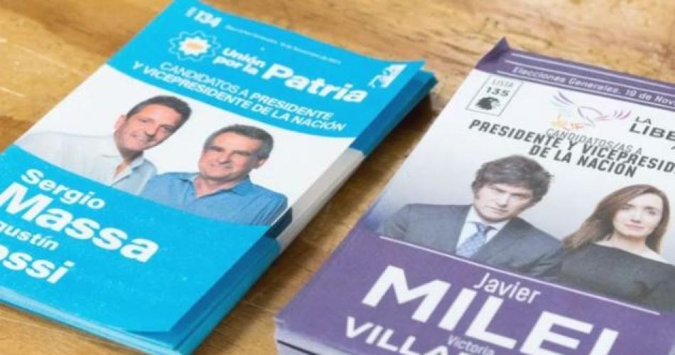 Retuvimos a un menor de 16 antildeos que se estaba robando las boletas de Milei