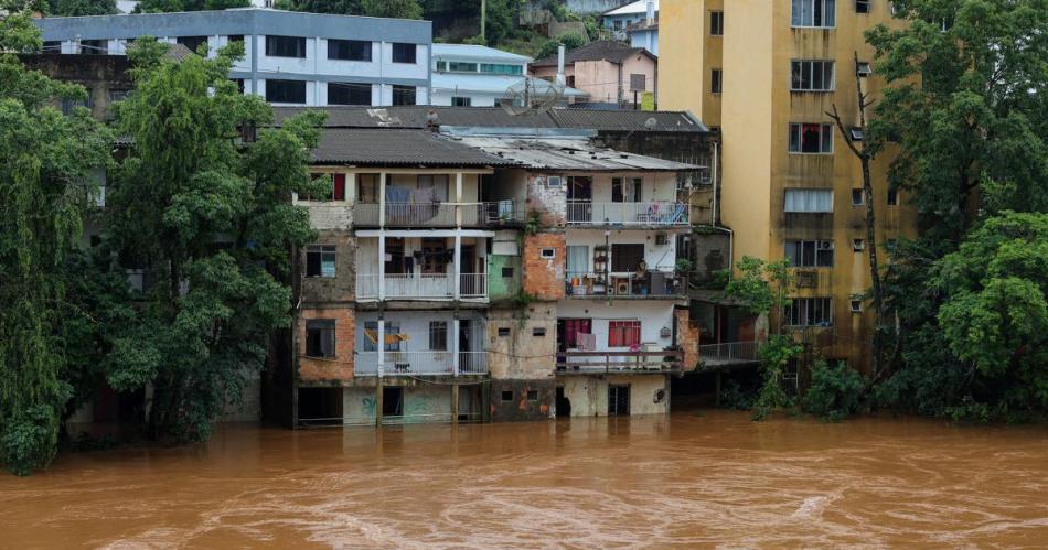 Al menos 6 muertos por fuertes lluvias en el sur de Brasil