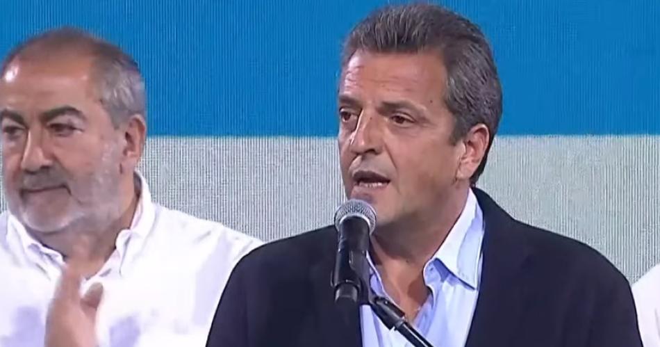 Massa aceptoacute la derrota y Milei es el nuevo Presidente- Lo feliciteacute