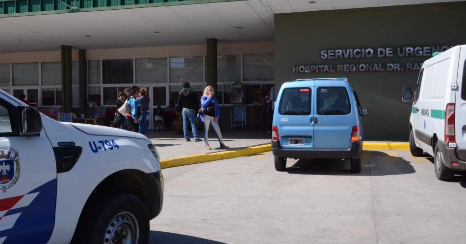 Un joven se cortoacute el cuello y debioacute ser internado de urgencia