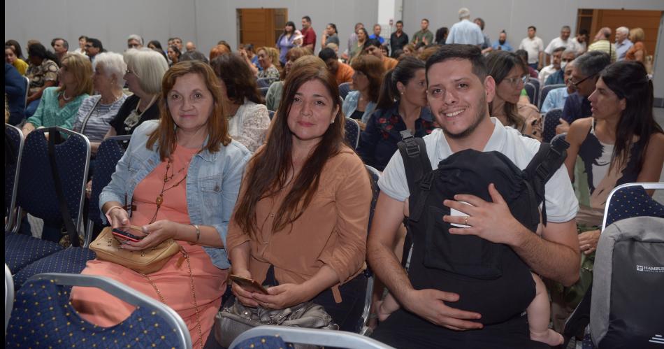 PADRE PEPE EN EL FOacuteRUM CON LOS SANTIAGUENtildeOS