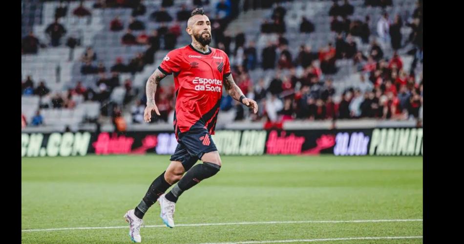 Vidal est� cada vez m�s cerca de firmar con Boca Sería por un año