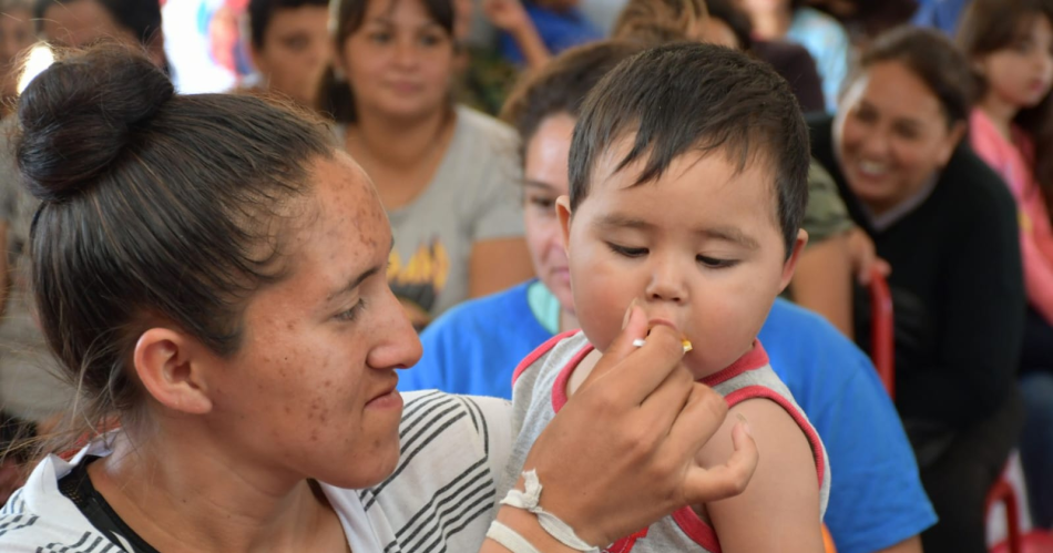 Maacutes de 200 nintildeos de Friacuteas se suman al programa Mis Primeros 1700 diacuteas