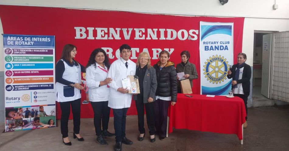 Rotary Club Banda entregoacute distinciones a alumnos de San Ramoacuten