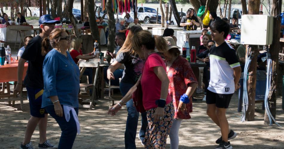 Upianita invita a despedir el antildeo a puro ritmo y tradicioacuten