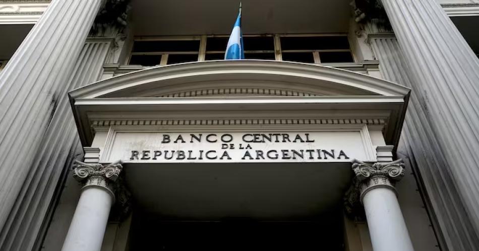 Sin anuncios econoacutemicos el BCRA fijoacute medidas para el mercado de cambios