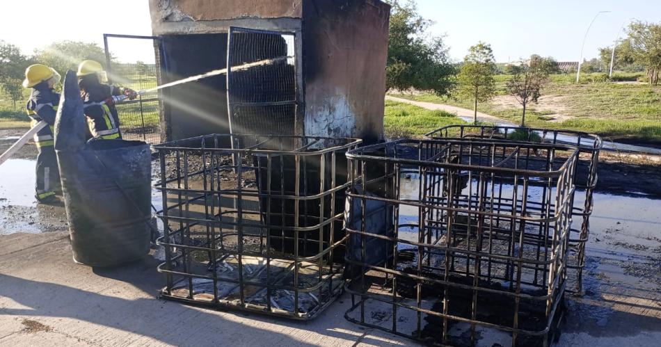 Un incendio consumioacute varios barriles de combustible en el campo de Golf local