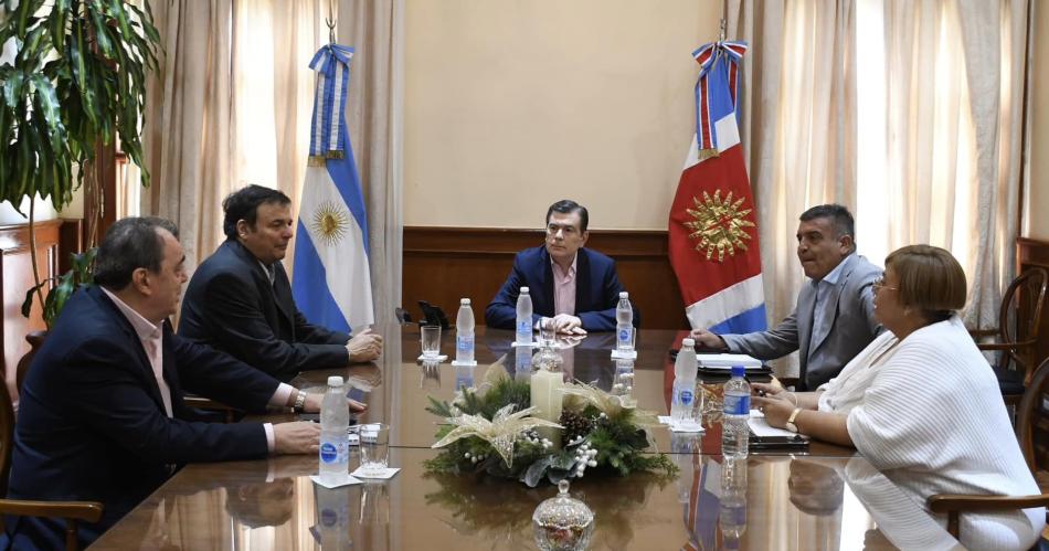 Zamora se reunioacute con el Ministro de Economiacutea para analizar las medidas urgentes de Milei