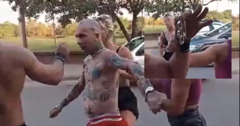 VIDEO- noquearon al cantante de Ke Personaje en una pelea callejera