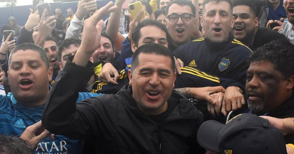 Riquelme se impuso en las elecciones y es el nuevo presidente de Boca