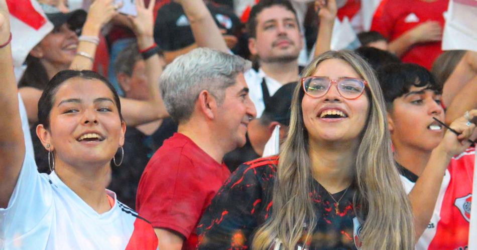 FOTOS  Las mejores imaacutegenes de la previa de la final entre River y Rosario Central