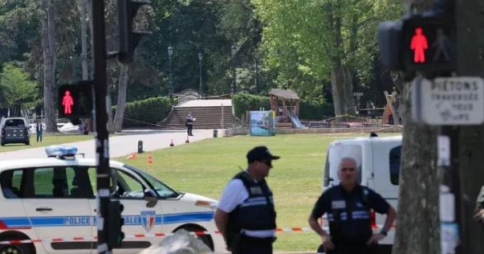 Francia- detuvieron a un hombre acusado de matar a puntildealadas a su mujer y a sus cuatro hijos